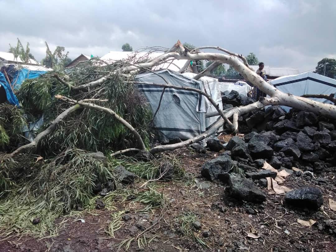 Nyiragongo: Les déplacés de  guerre, victimes de la destruction du vent  violent a Kanyaruchinya.